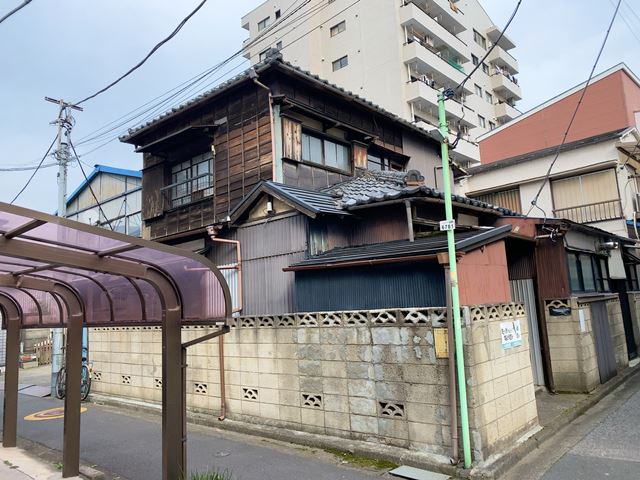 木造2階建て家屋解体工事(東京都足立区千住元町)　工事中の様子です。
